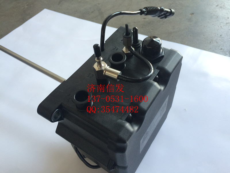 WG1034121181 尿素泵箱集成系统